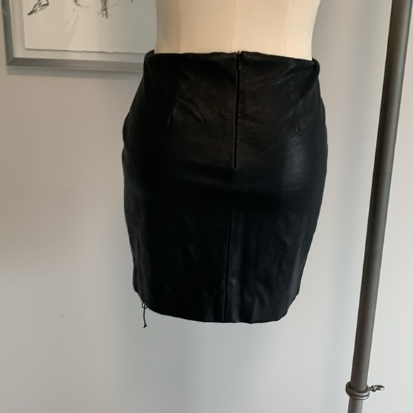 Olivaceous Double Lace Up Side Short Black Skirt - Picture 5 of 8